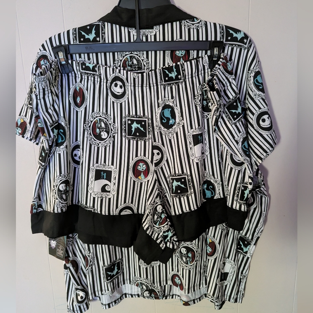 Women's Nightmare before Christmas Plus Size 3XL Sleepwear Top & Shorts - Picture 2 of 11